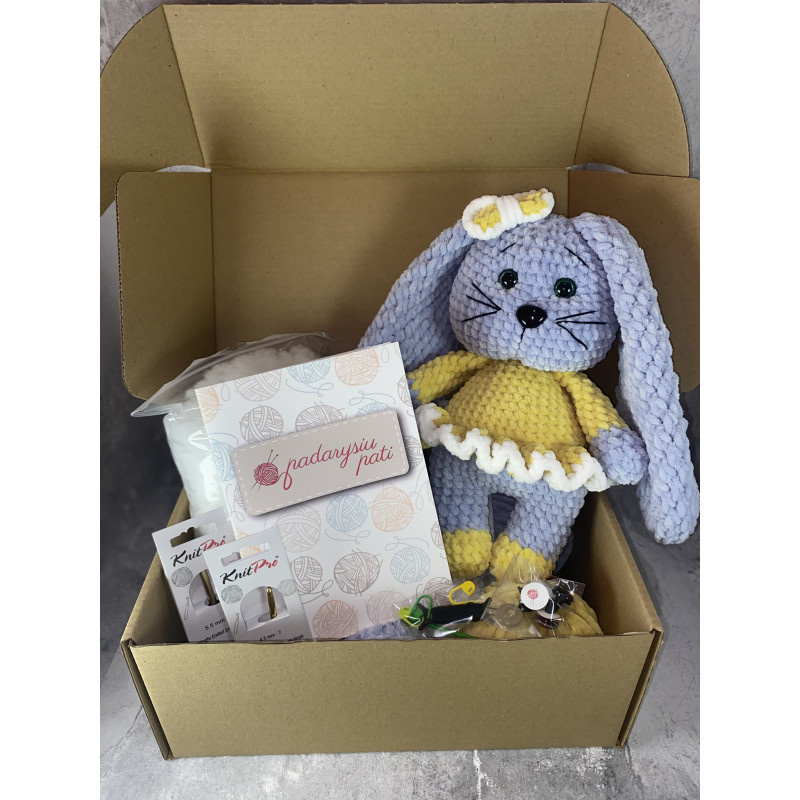 Nėrimo rinkinys „Ilgaausė zuikutė“ – rankų darbo žaislas