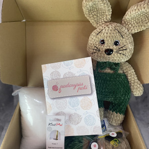 Nėrimo rinkinys „Zuikis stačiaausis“ – rankų darbo kūryba