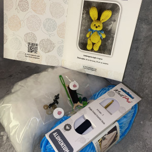 Nėrimo rinkinys „Zuikis mažylis“ (pliušinis žaislas)