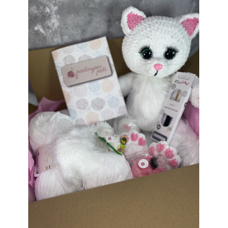 Nėrimo rinkinys „Katiniukas“ (baltos spalvos) (pliušinis žaislas)