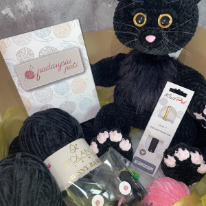 Nėrimo rinkinys „Katiniukas“ (juodas)